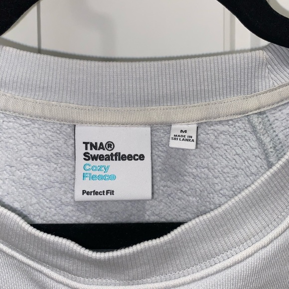 Aritzia TNA Sweatfleece Cropped Crewneck - Picture 2 of 3